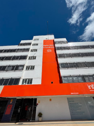 Clínica-escola da FacInPro equipada para aulas práticas com pacientes reais