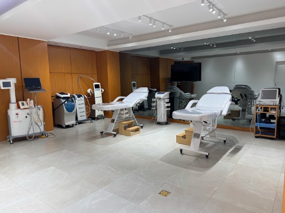 Clínica-escola da FacInPro equipada para aulas práticas com pacientes reais